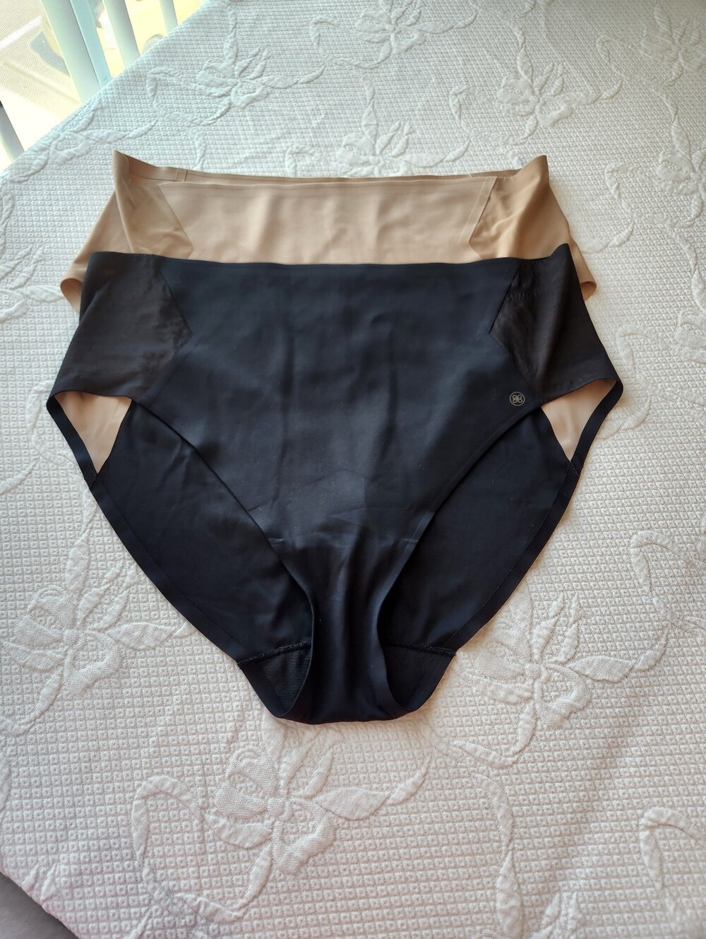 Honeylove High-Waist Shaping Panty in Black & Nude
